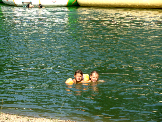 Fillettes qui se baignent