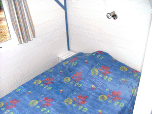 Chambre au bord de l'étang de Damiatte