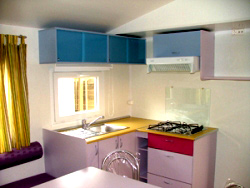Coin cuisine du mobilhome 3 chambres